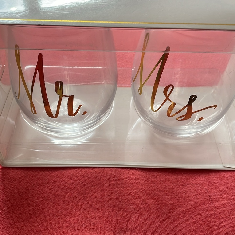 Mr and Mrs stemless wine 🍷 glasses